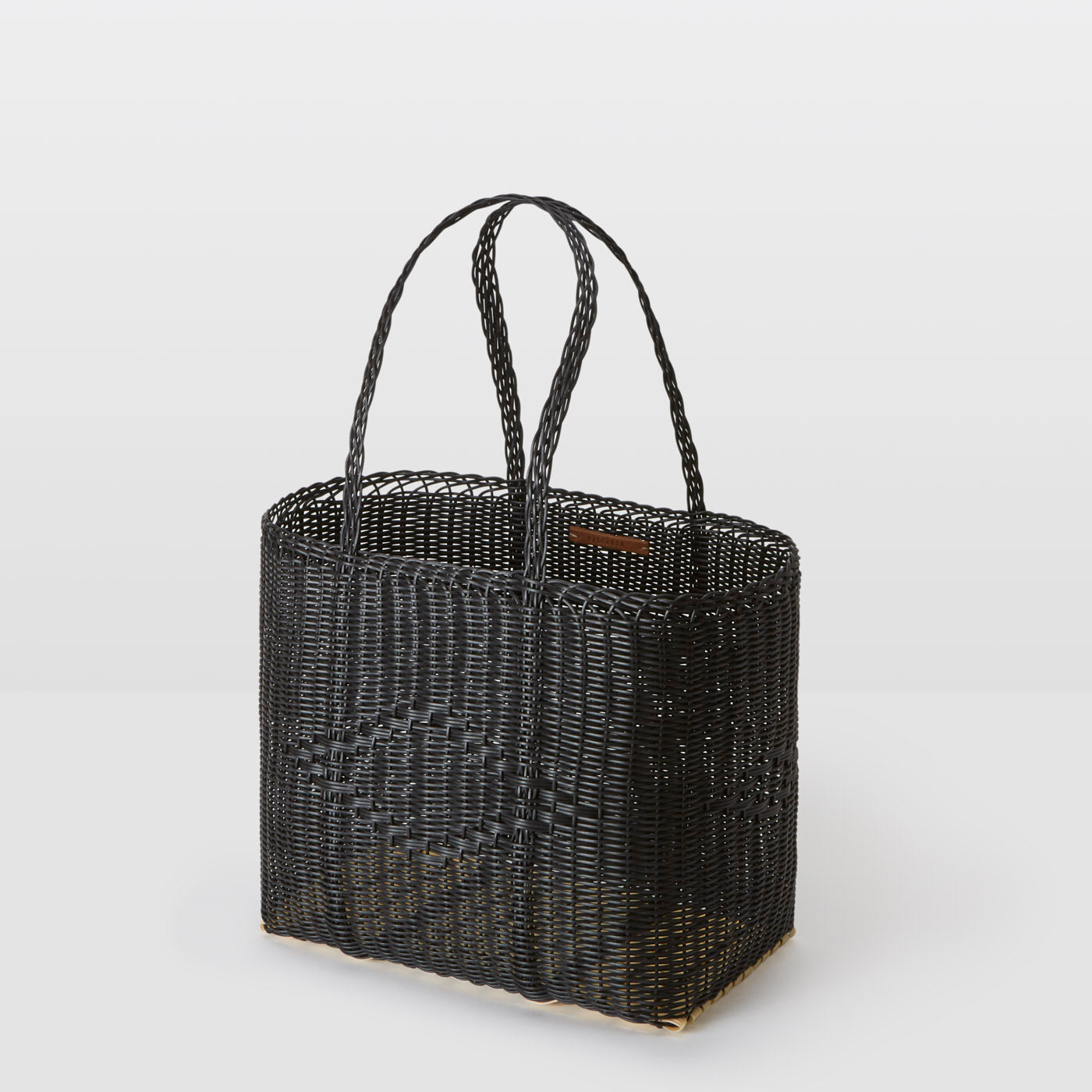 Basket Tote Medium in Black