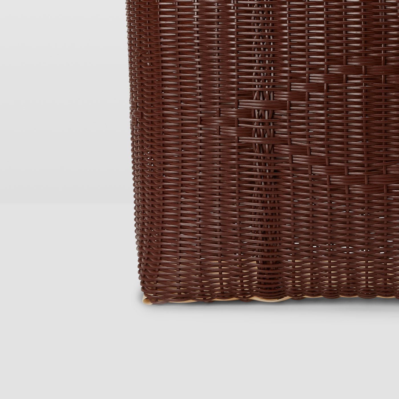 Basket Tote Medium in Chocolate