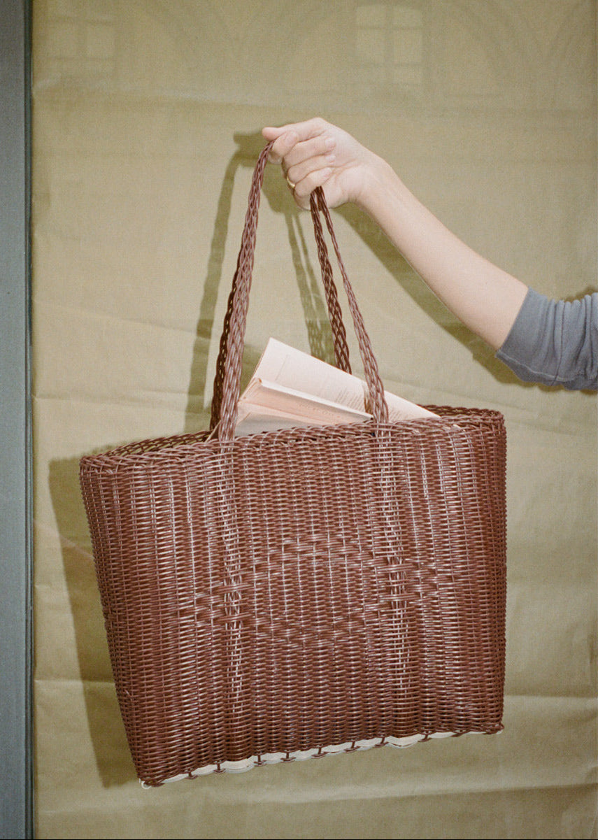 Basket Tote Medium in Chocolate