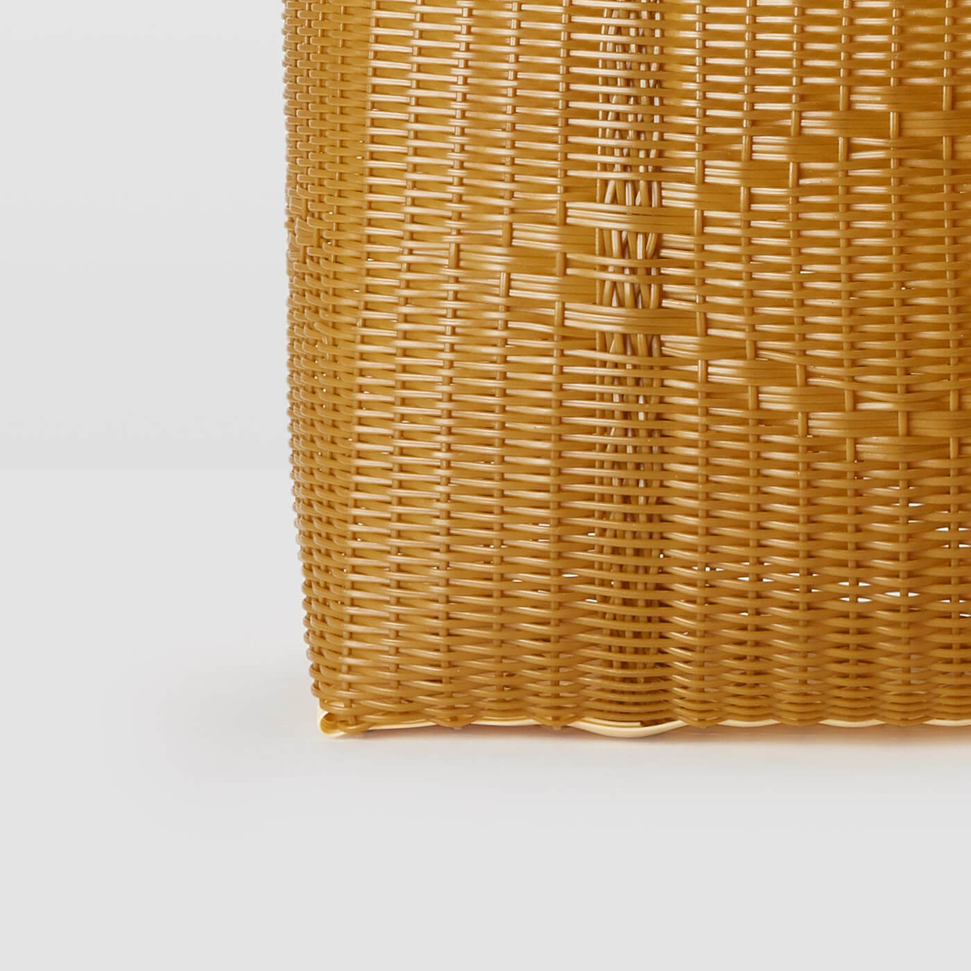 Basket Tote Medium in Tobacco