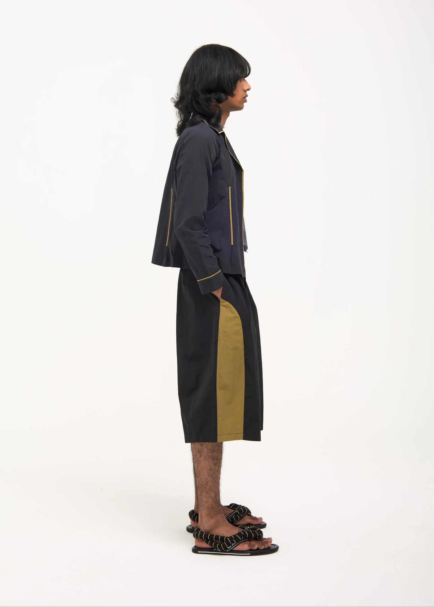 Contrast Short in Black & Khaki