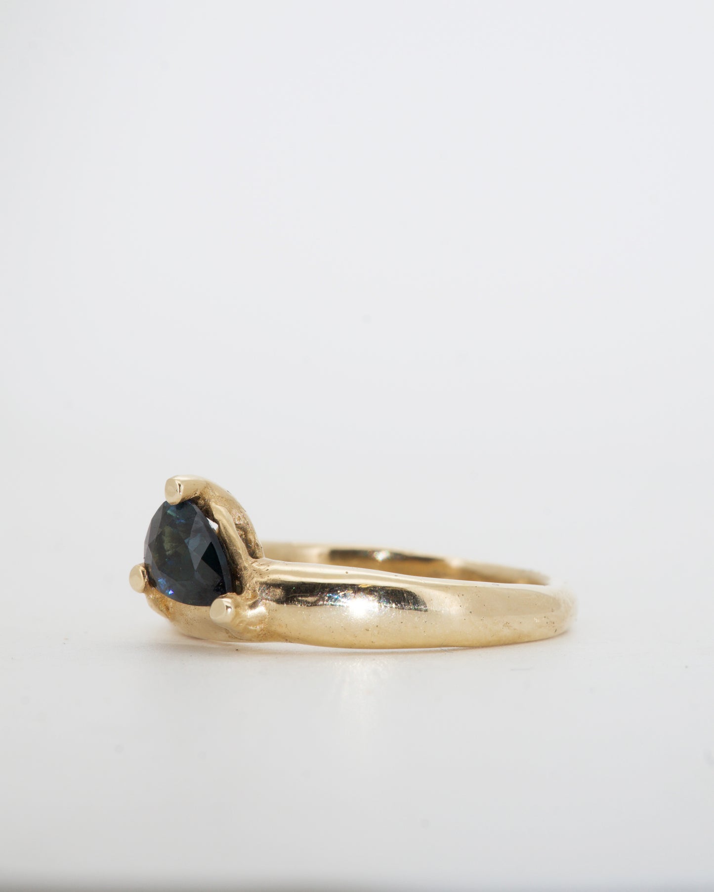 Blue Pear Sapphire Ring & 9ct Yellow Gold
