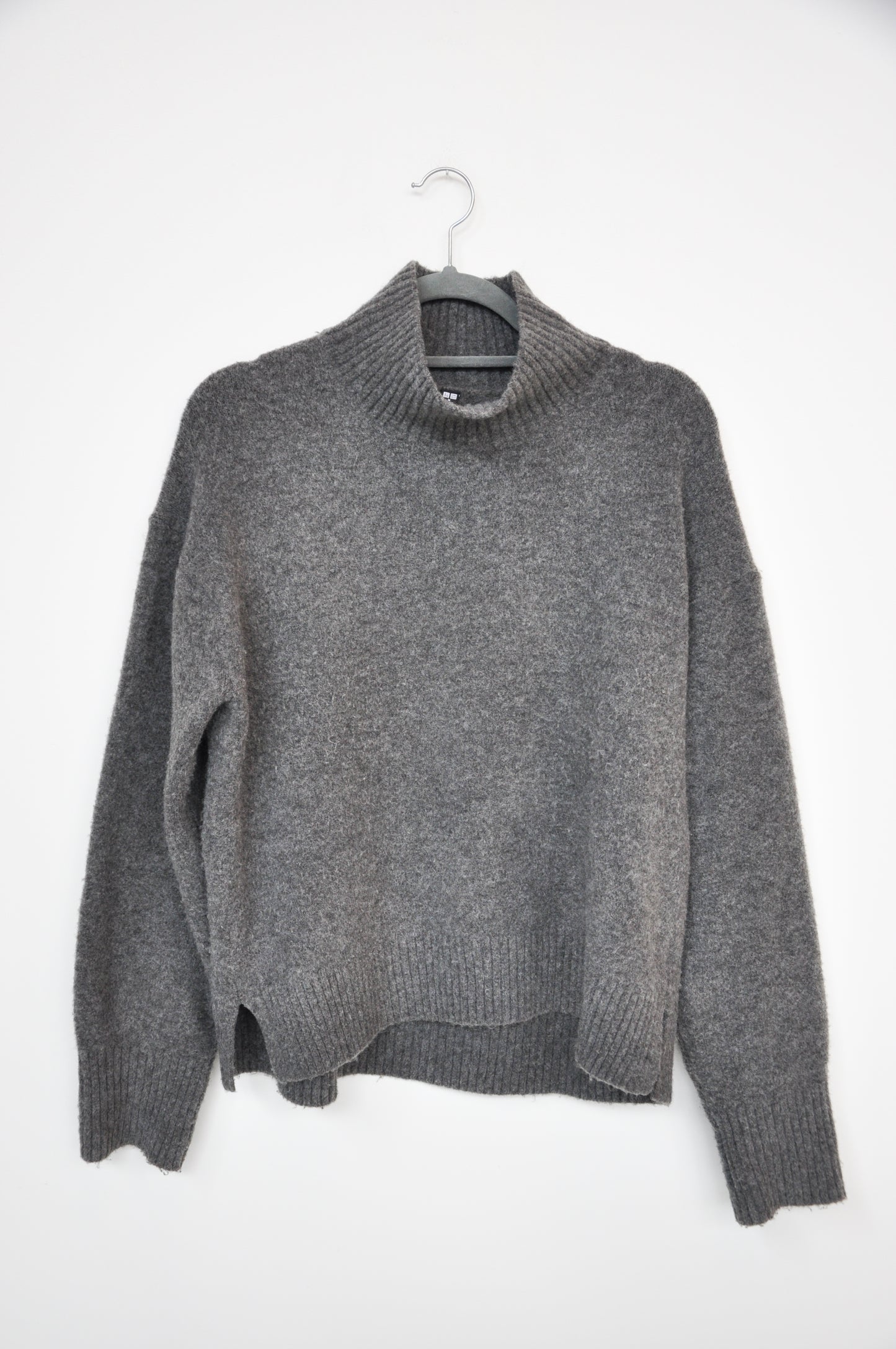 Uniqlo Turtleneck Jumper - grey
