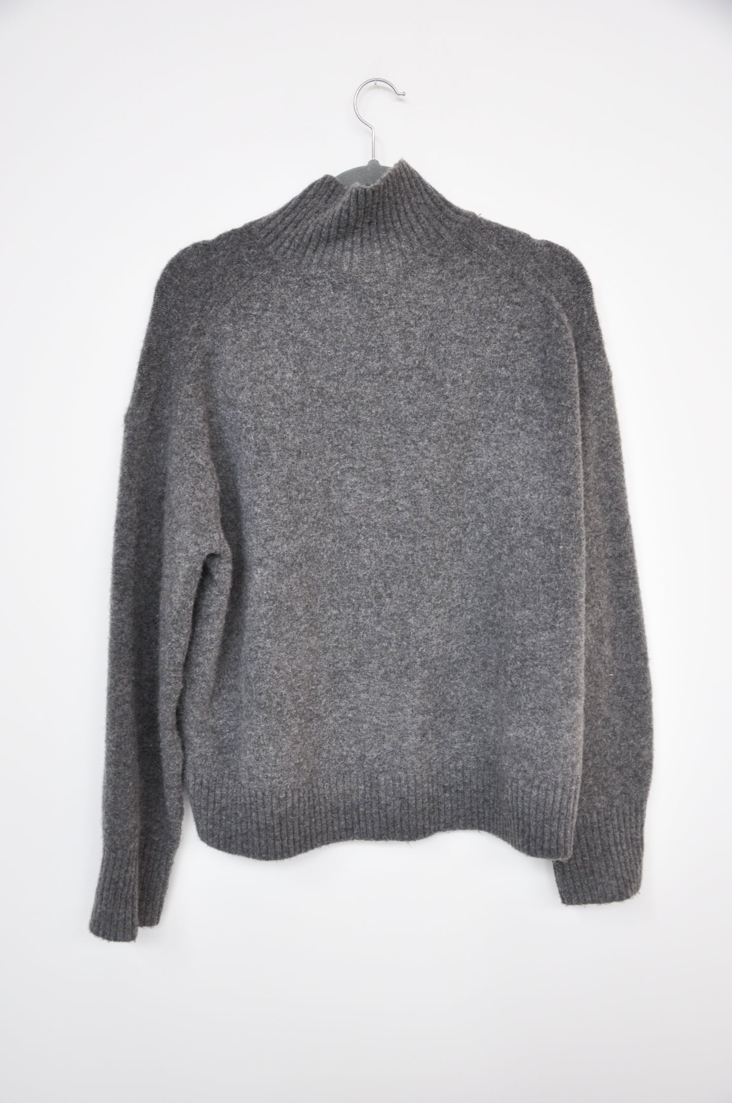 Uniqlo Turtleneck Jumper - grey