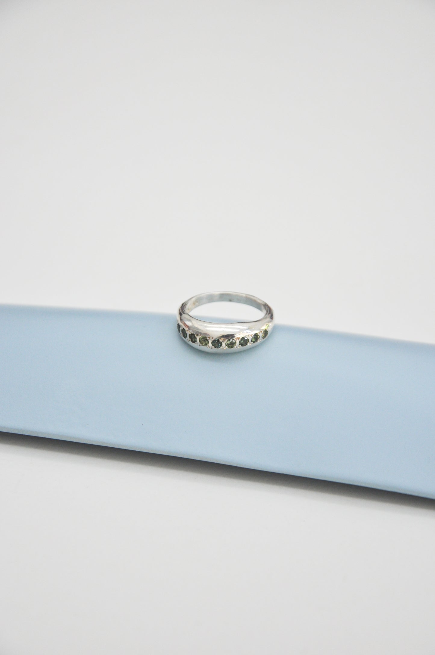 Nuque Ring with Green Sapphires in Silver