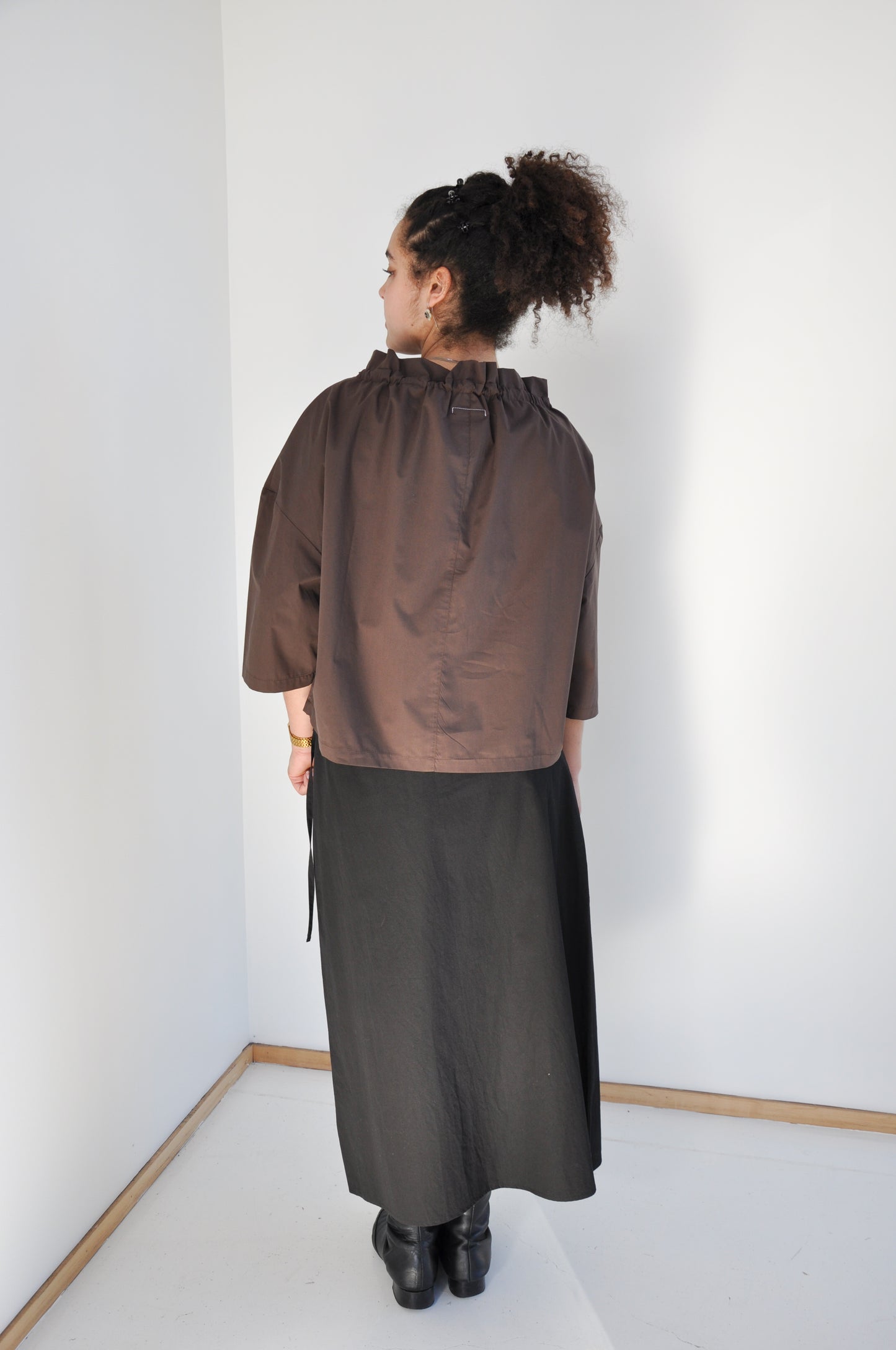 Ihojin Short Sleeve in Co. Chocolate