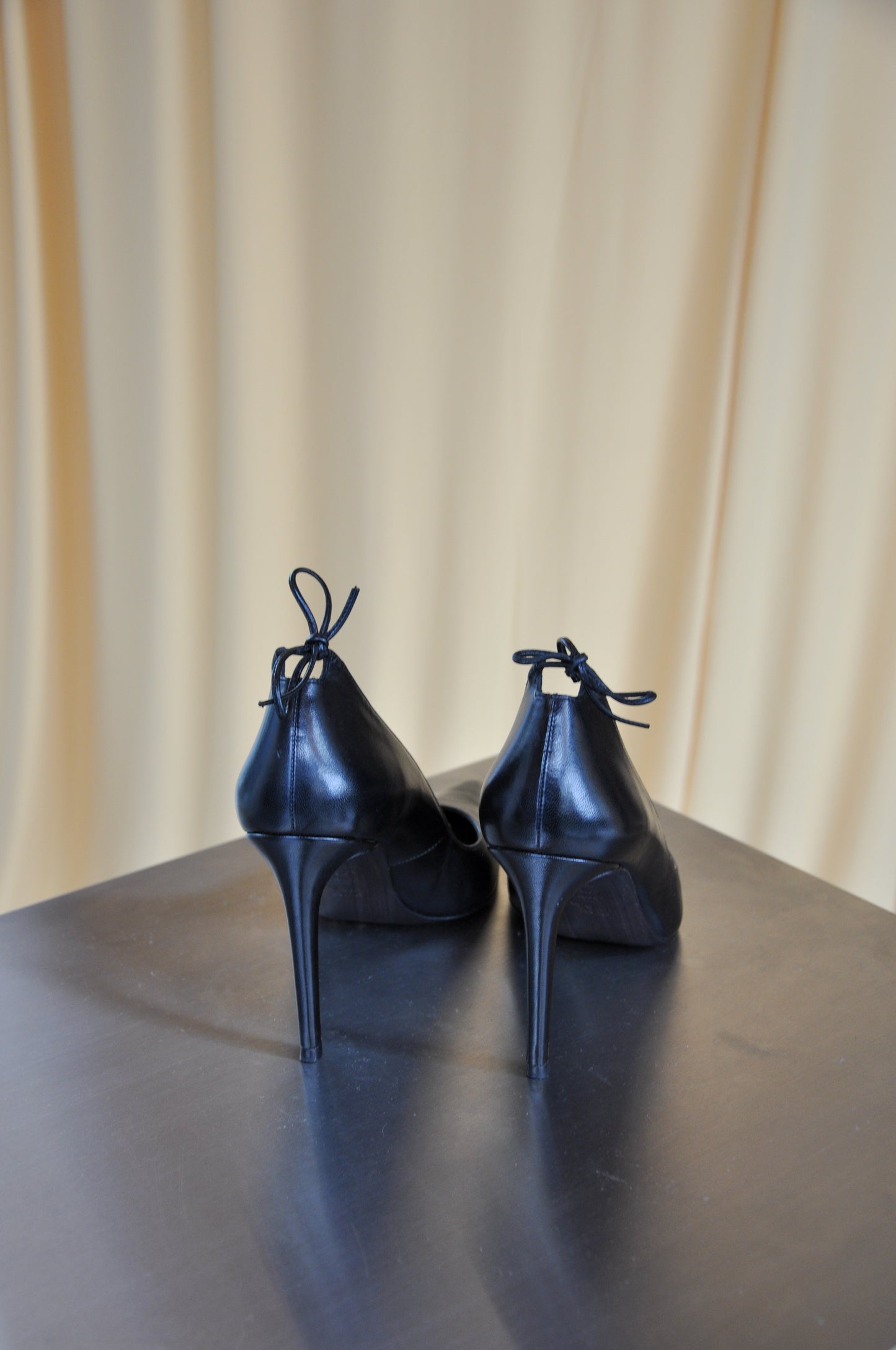 Stuart Weitzman Leather Stilettos - black