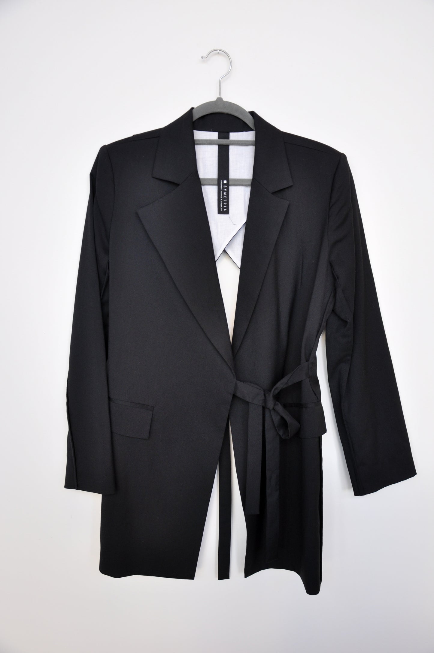 Symetria Backless Blazer - black