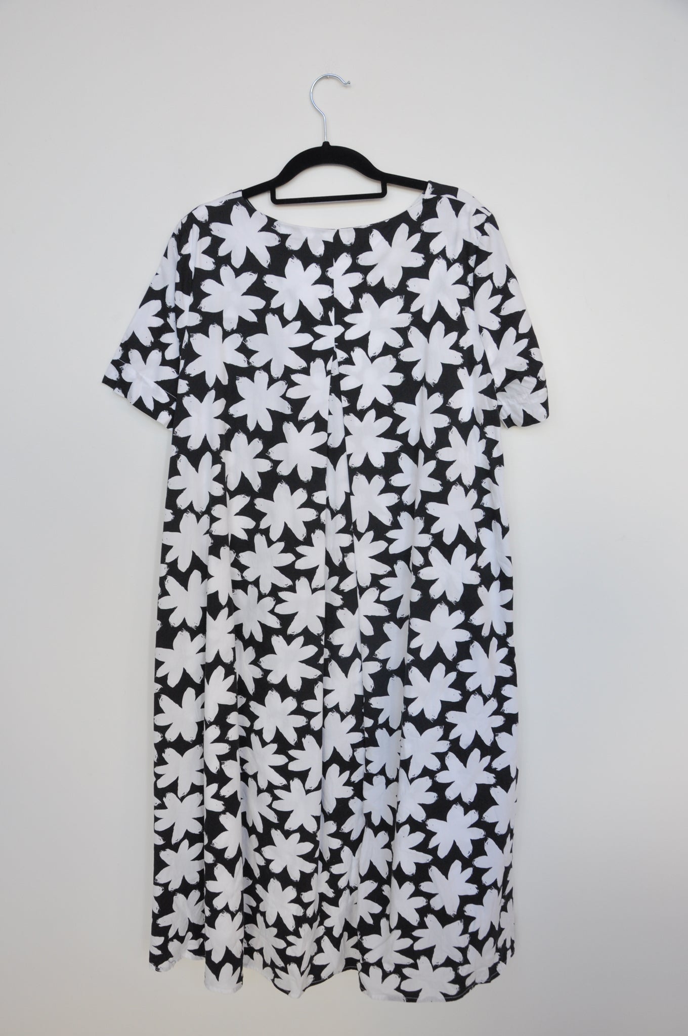 Kowtow Flowered Dress - black/white