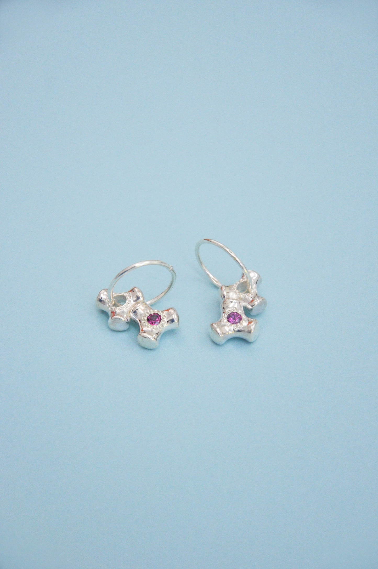 Double Knuckle Sleeper in Rhodonite Garnet