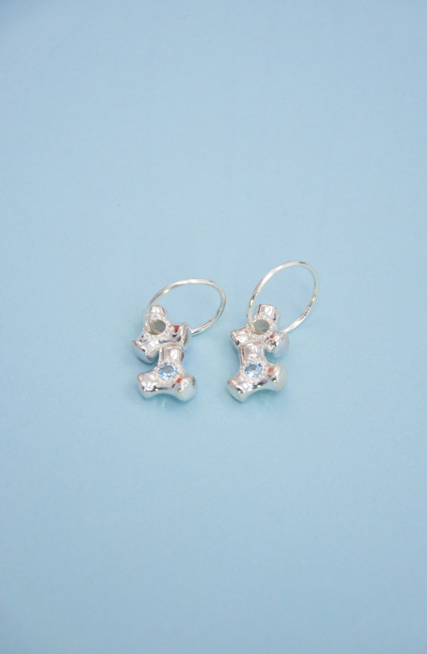 Double Knuckle Sleeper in Swiss Topaz