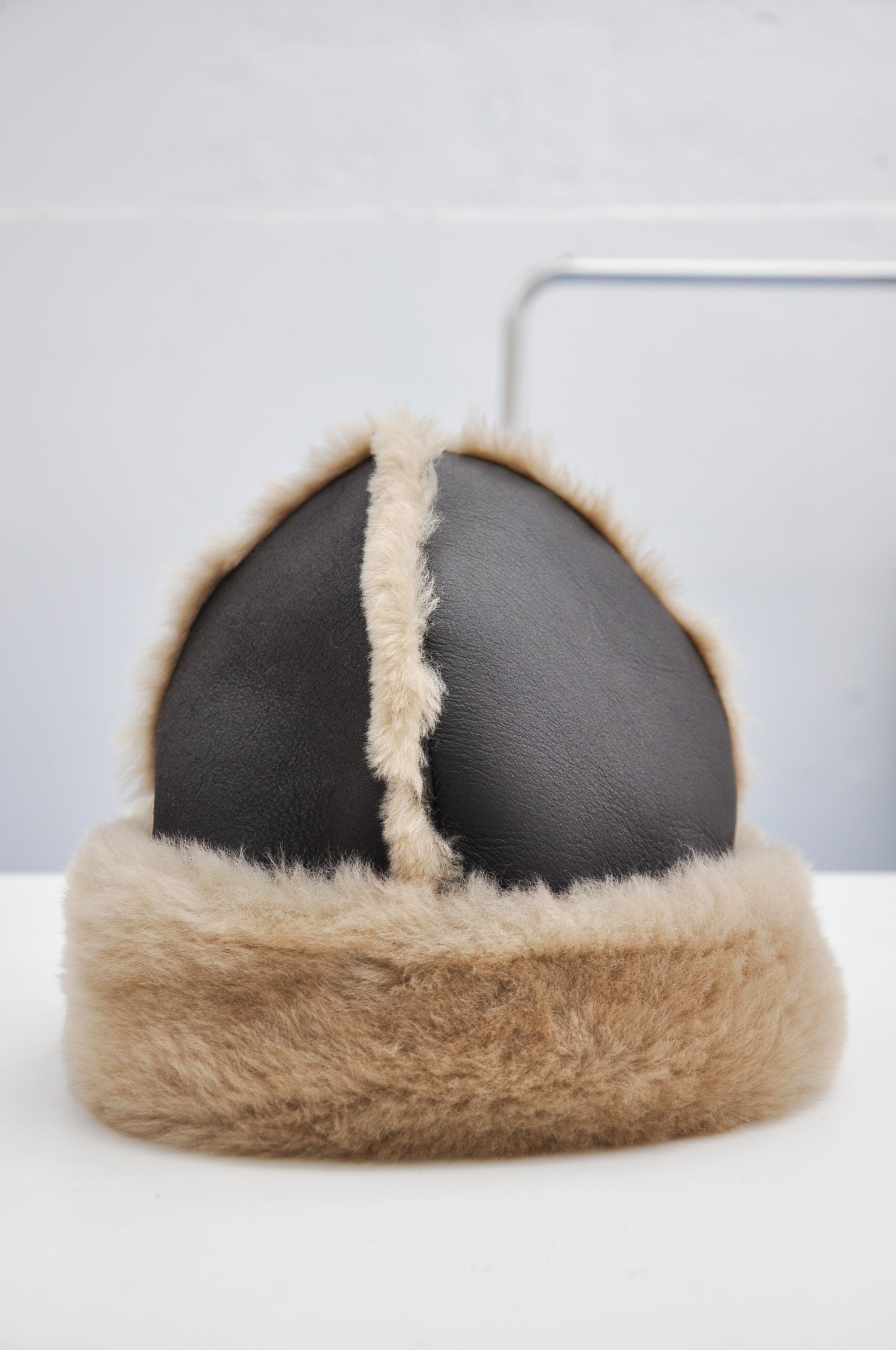 Sheepskin Seam Leather Hat in Chocolate & Tan