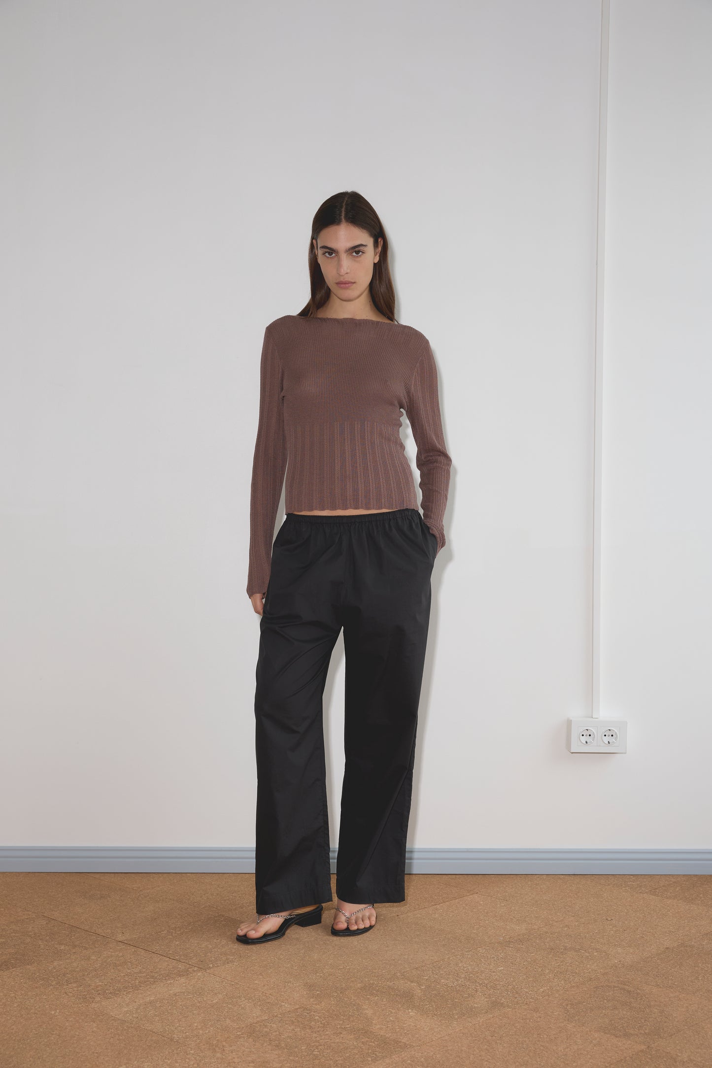 Ease Trouser in Black