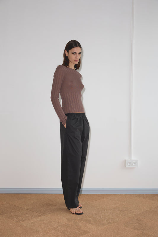 Ease Trouser in Black