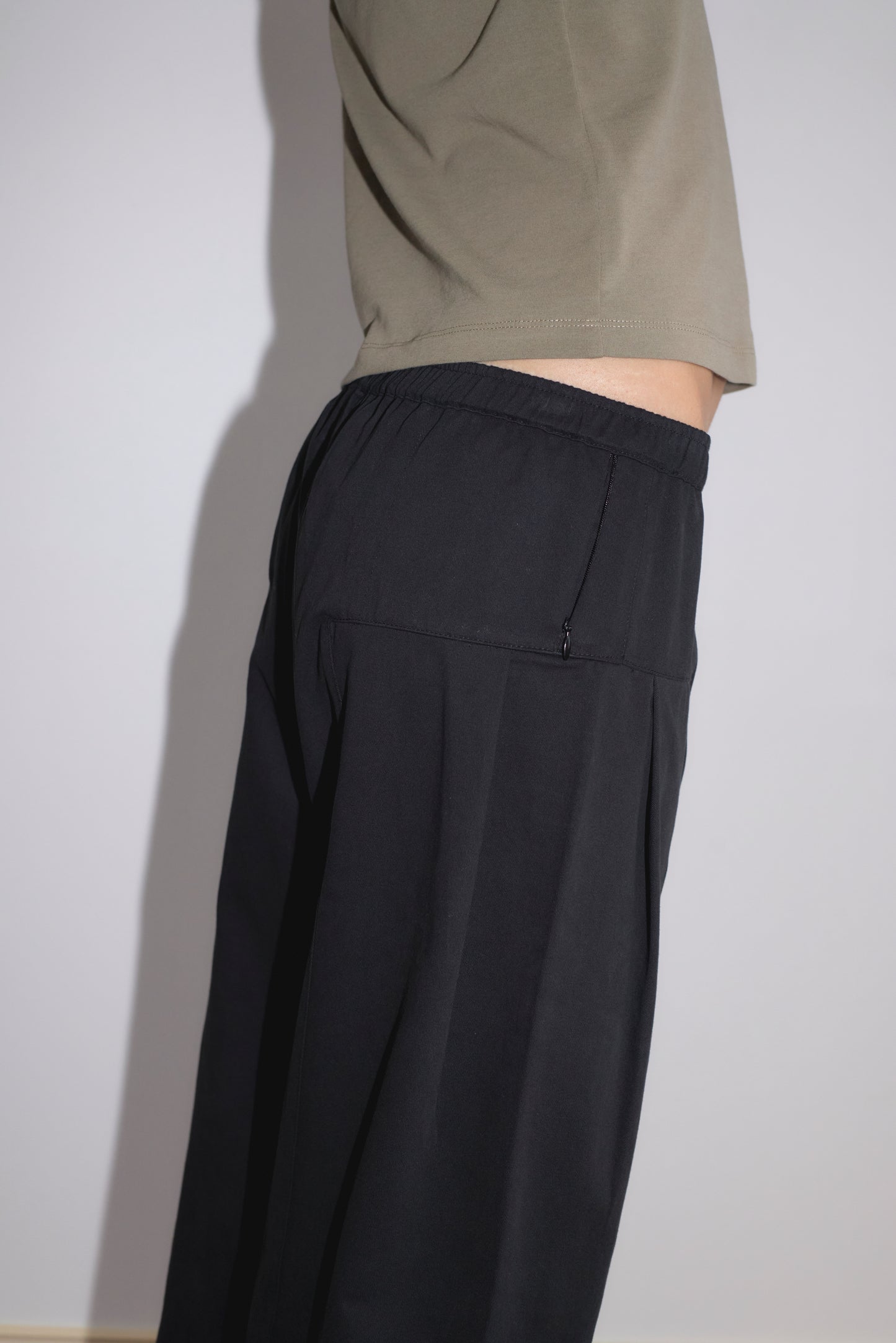 Pleat Pant in Black