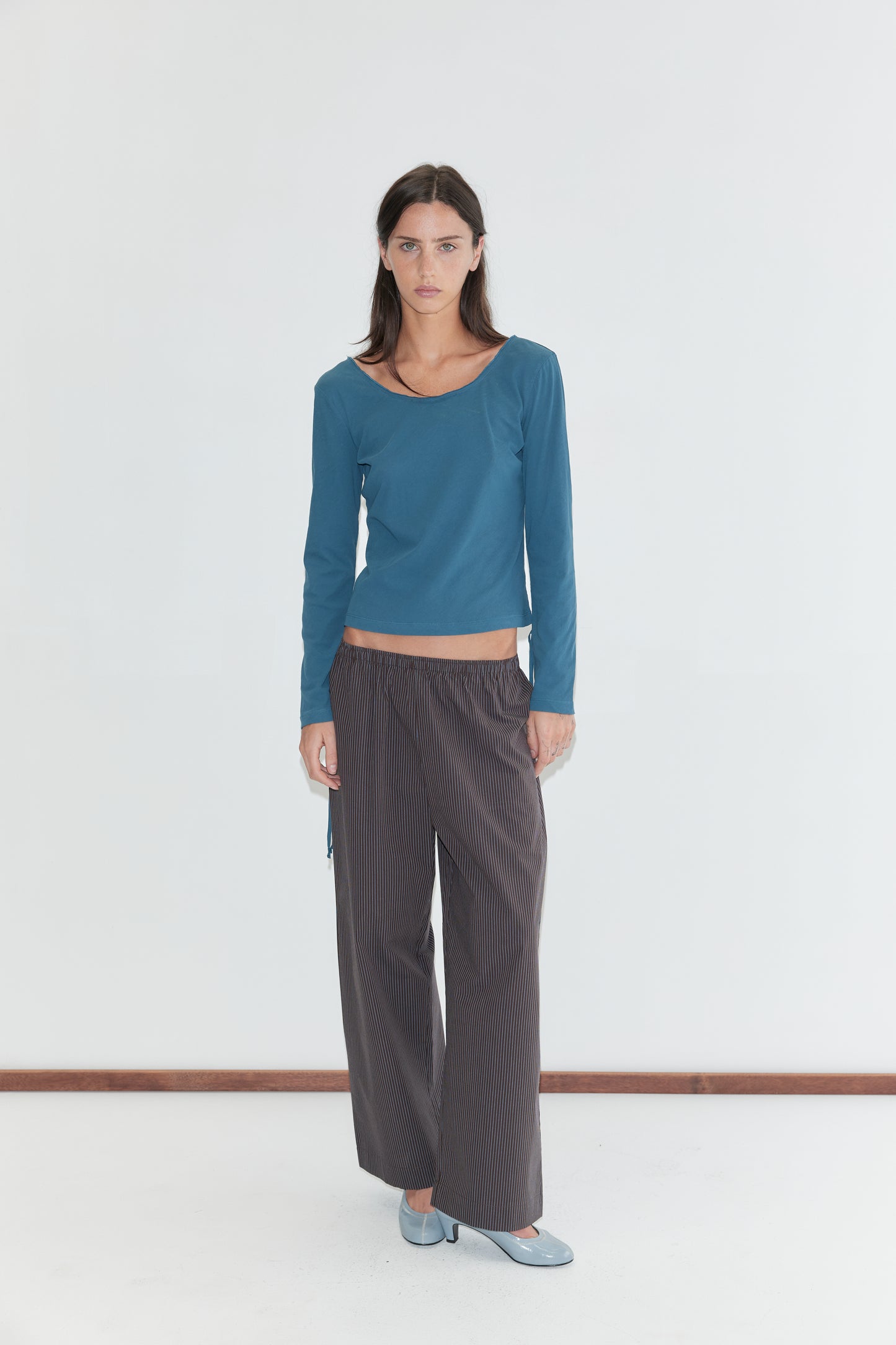 Ease Trouser in Brown, Blue Stripe