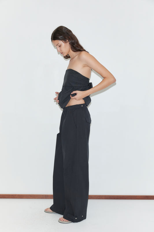 Snap Tab Pant in Black