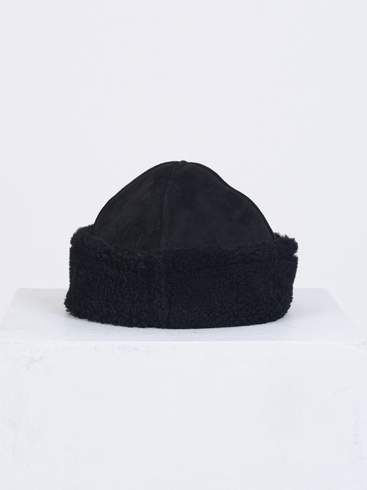 Unisex Sheepskin Cap in Black