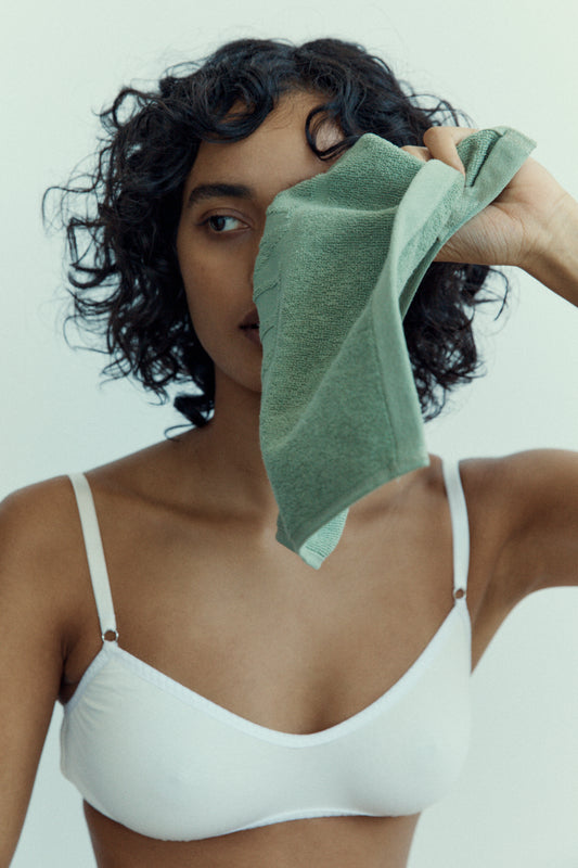 Agnes Face Cloth in Sage & Chalk