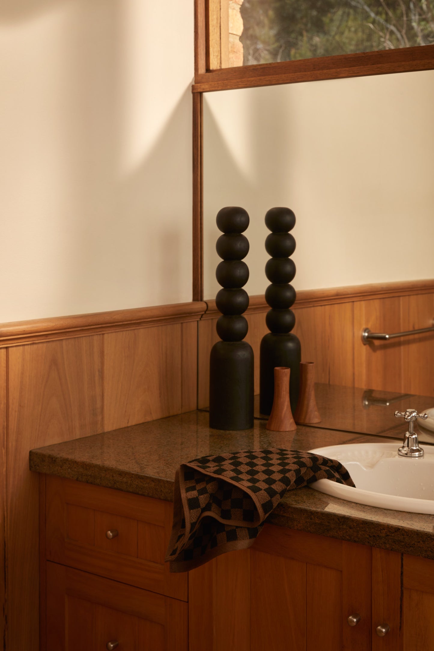 Josephine Hand Towel in Tabac & Noir