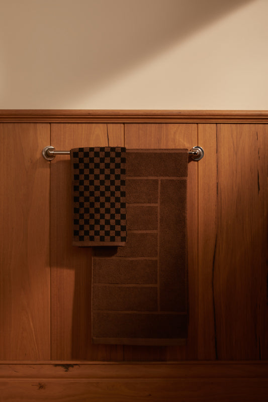 Woodford Pool Towel in Tabac