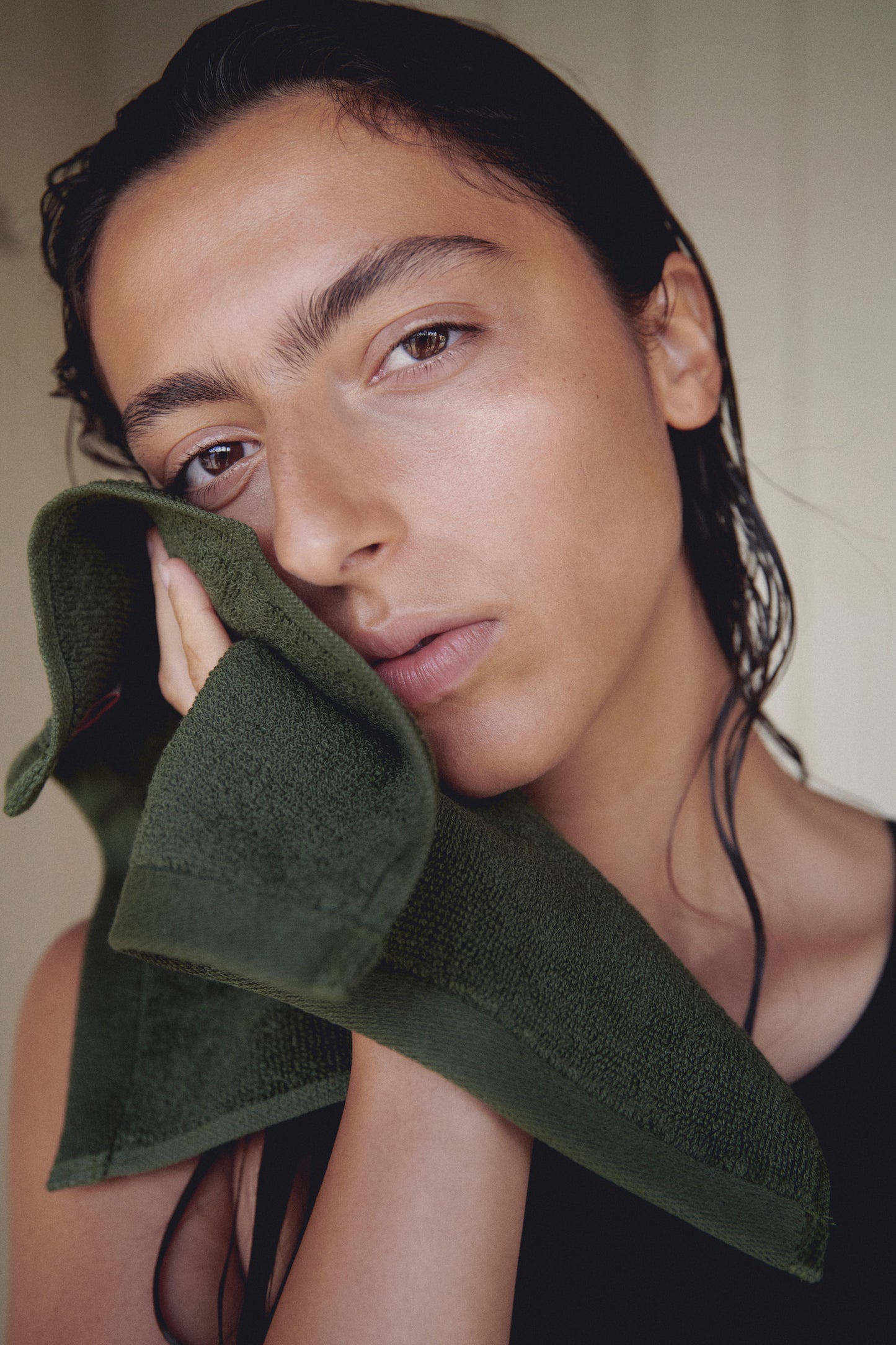 Agnes Face Cloth in Moss