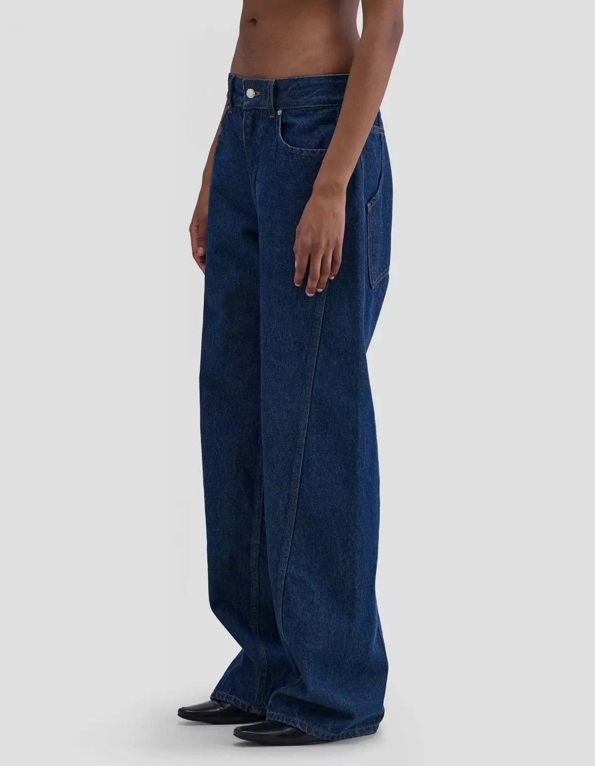 Bend Jean in Indigo