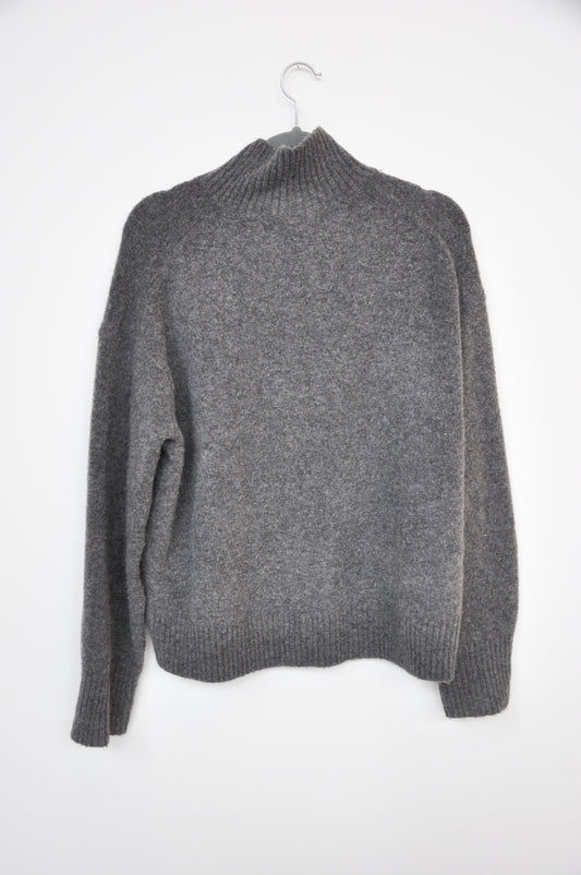Uniqlo Turtleneck Jumper - grey