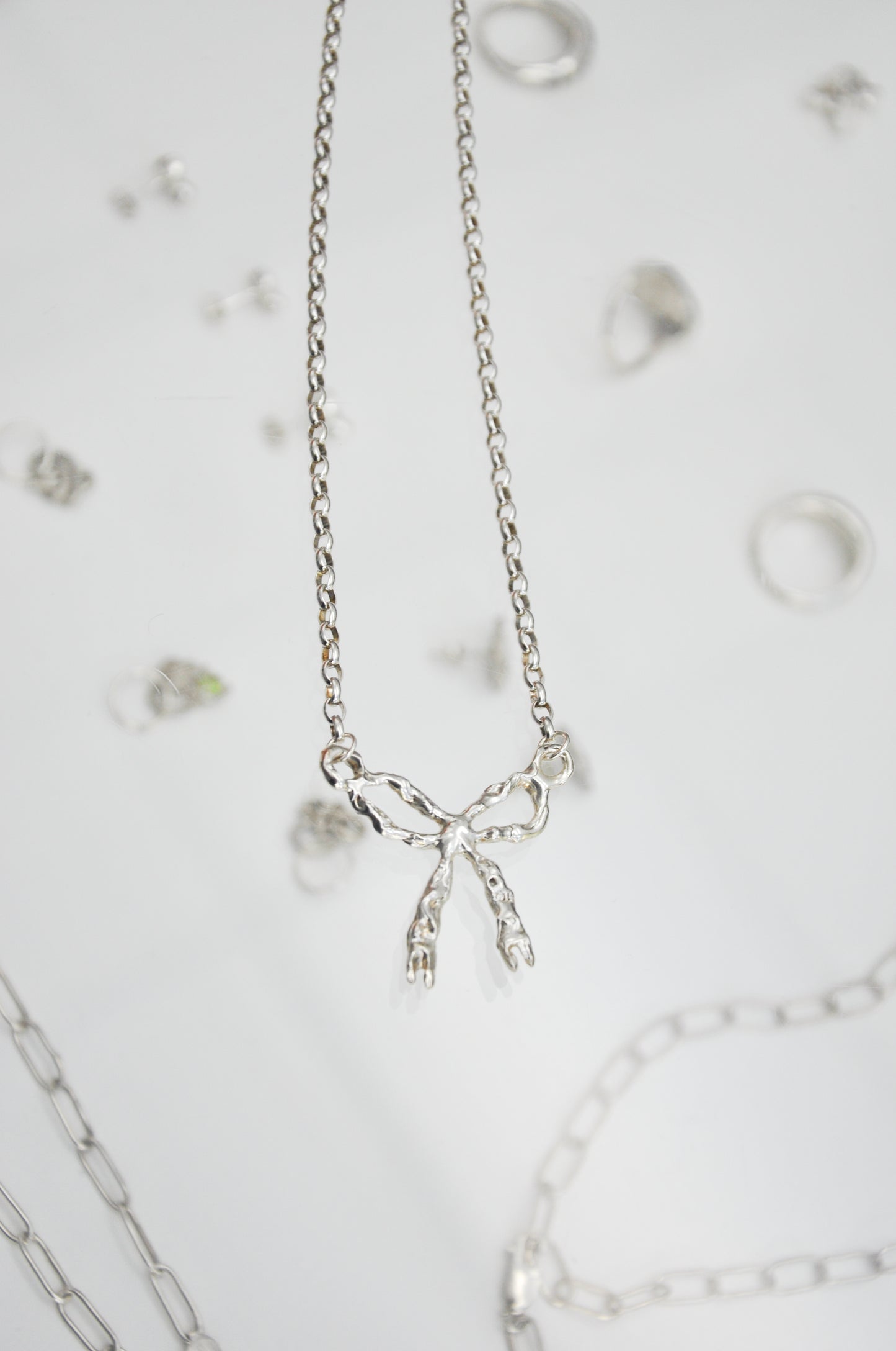 Shannen Young Bow Pendant Necklace - silver