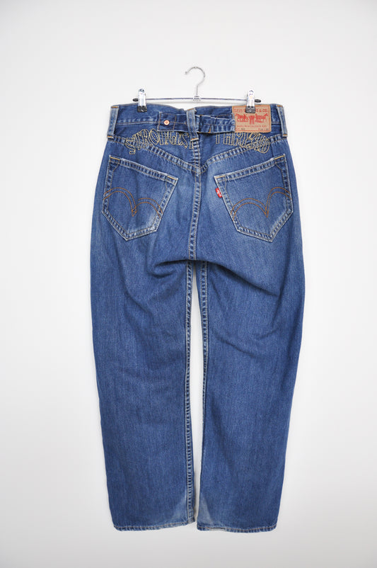 Levis Embroidered Jeans - blue wash