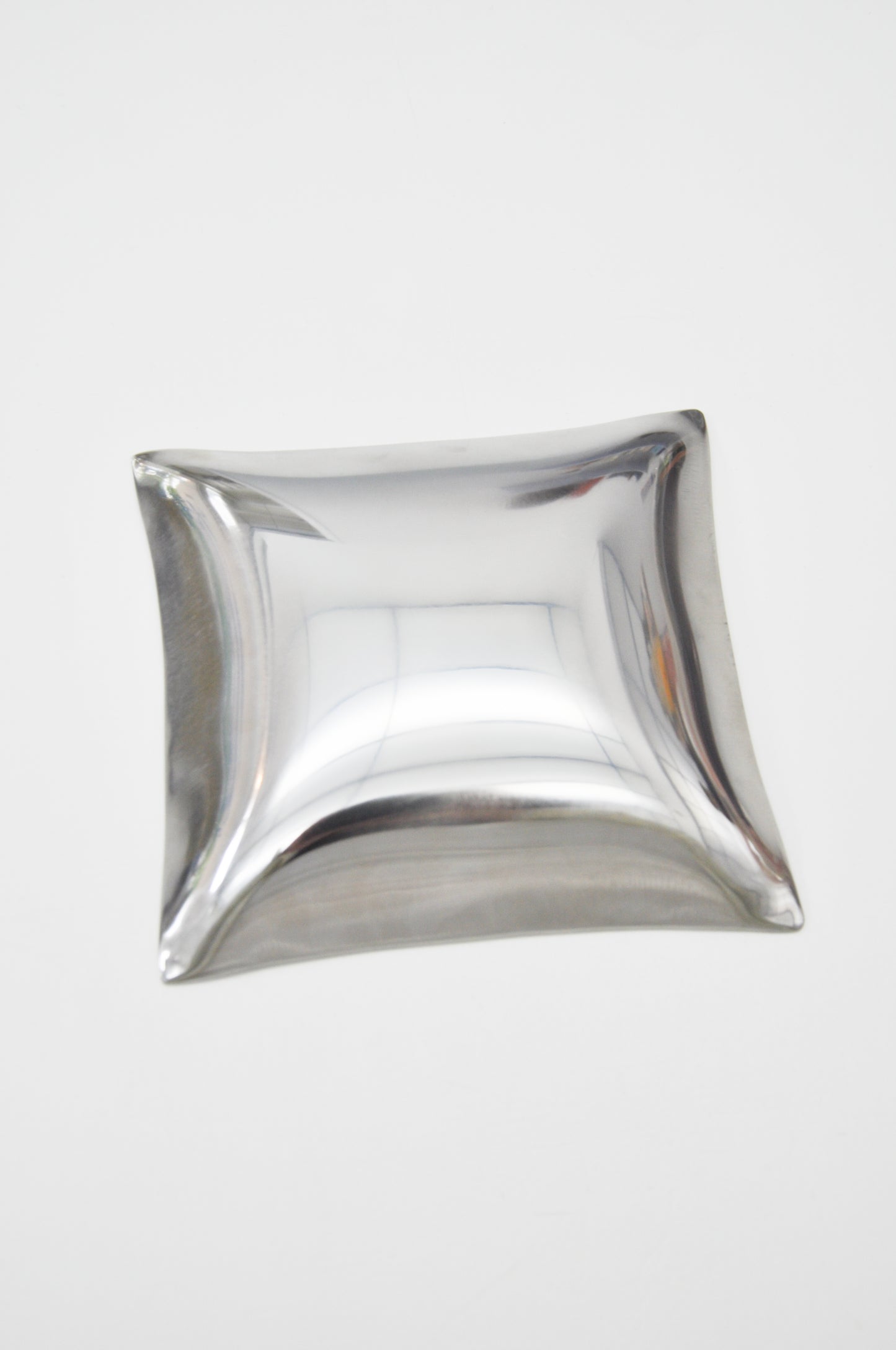 Polished Stainless Steel Hydroform Tray