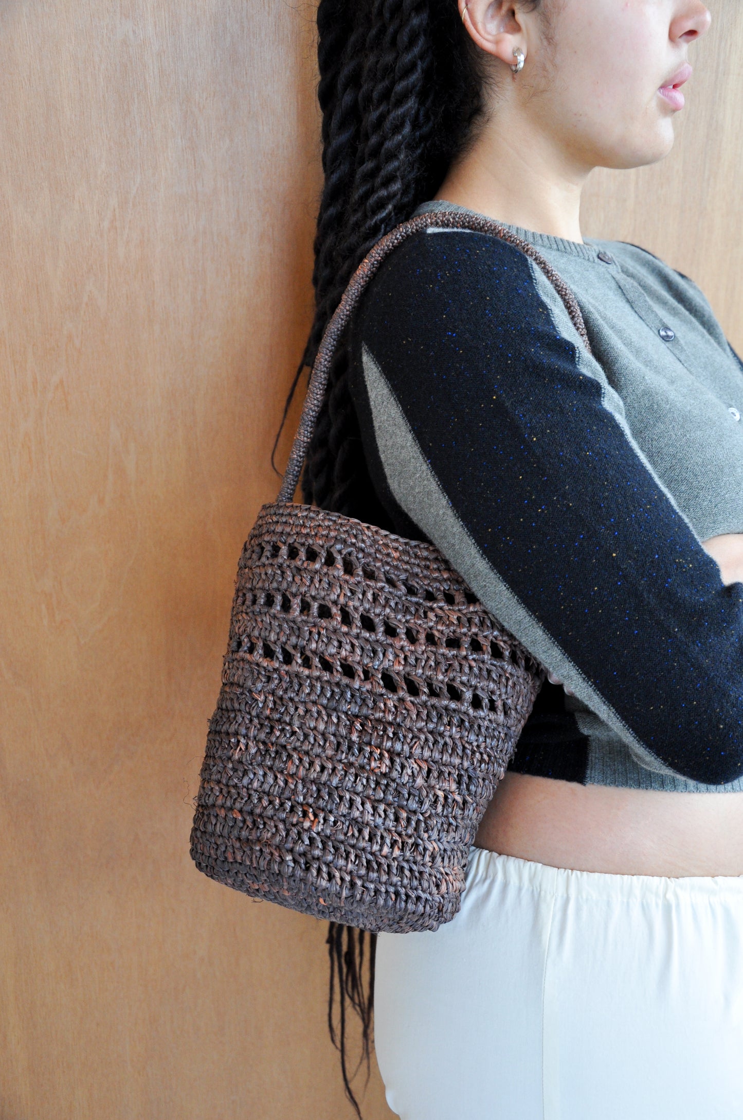 Bucket-Net With Handle in Mid Brown