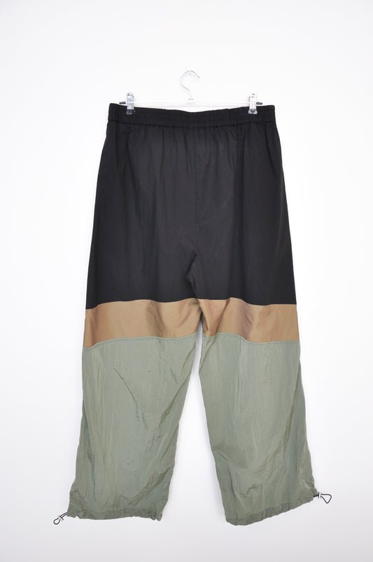 Wynn Hamlyn Chevron Track Pants -khaki/black