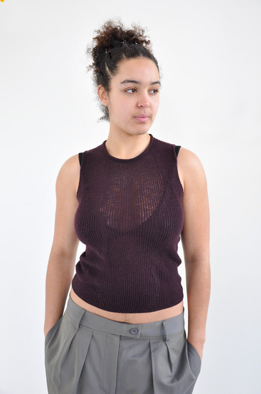 Slow Mesh Knit Fitted Vest in Auburgine