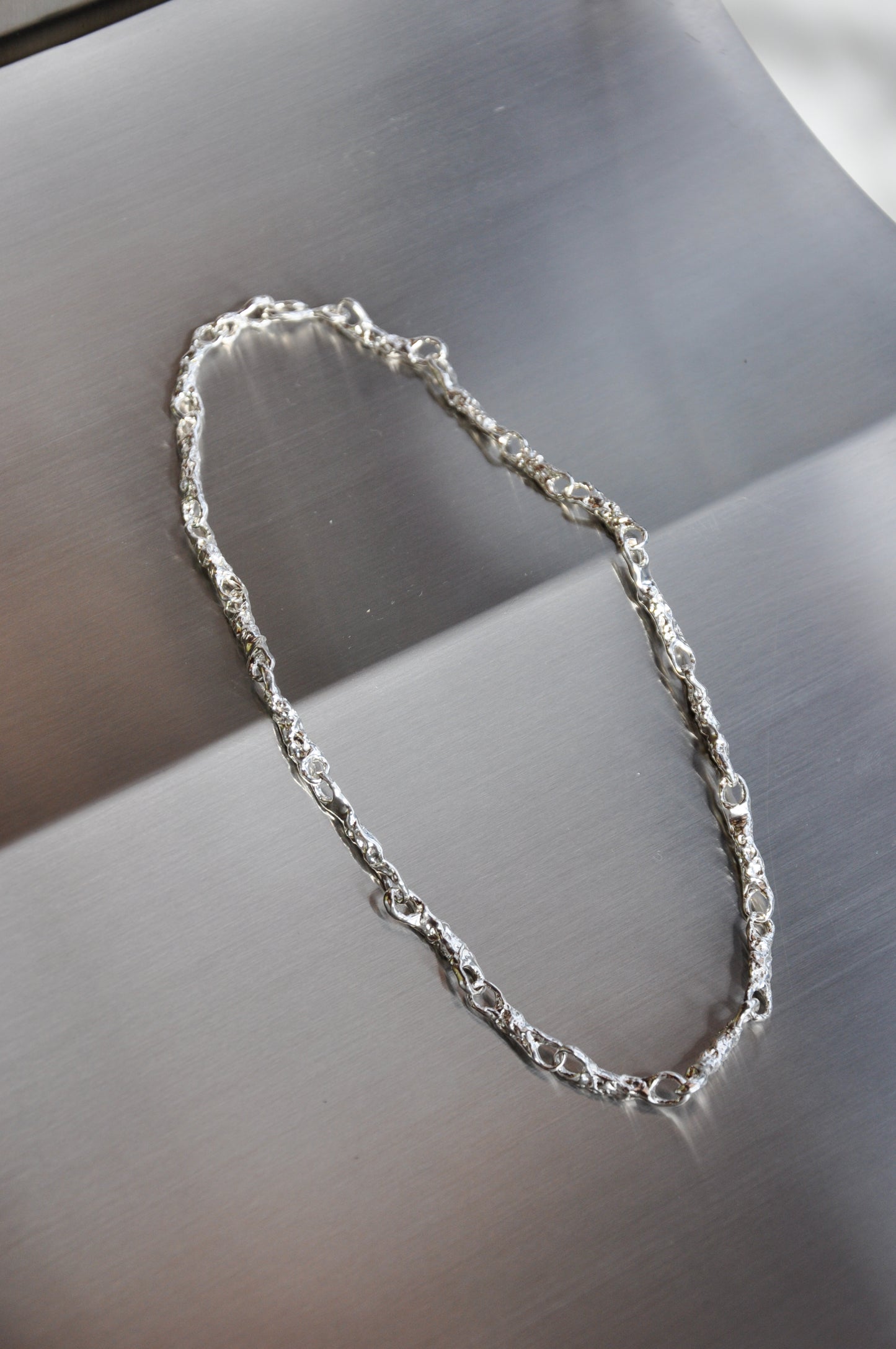 Sculpted Chain Necklace in Silver