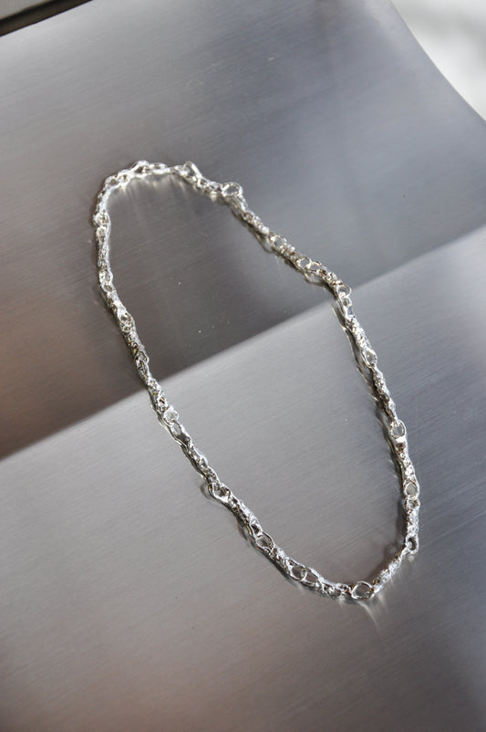 Sculpted Chain Necklace in Silver