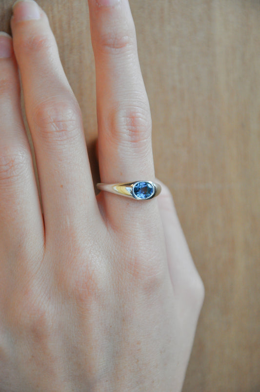 Orbit Ring in Silver & London Topaz