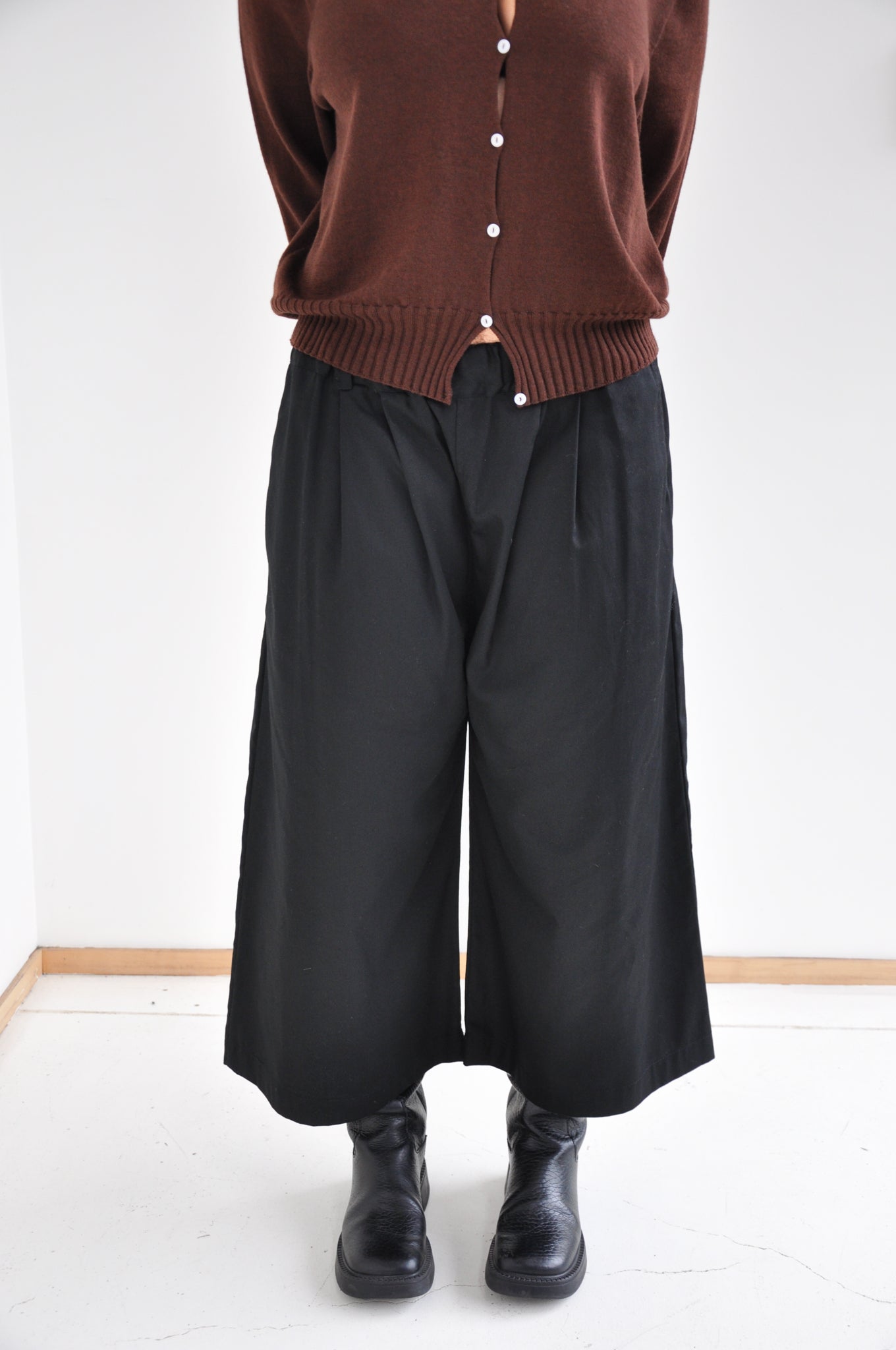 Smoky Quartz Shorts in Black