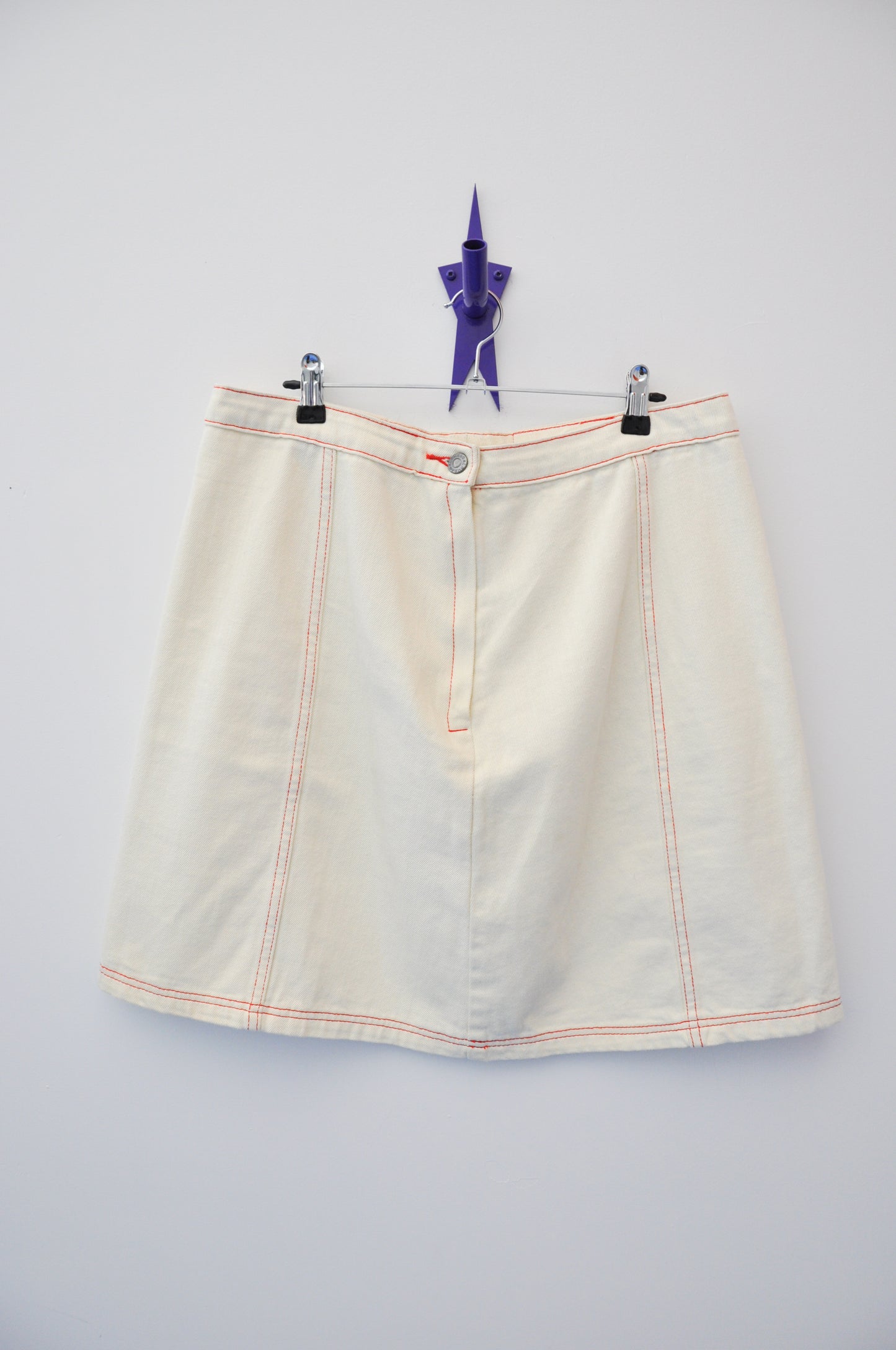 Alpha60 Mini Denim Skirt - white/red