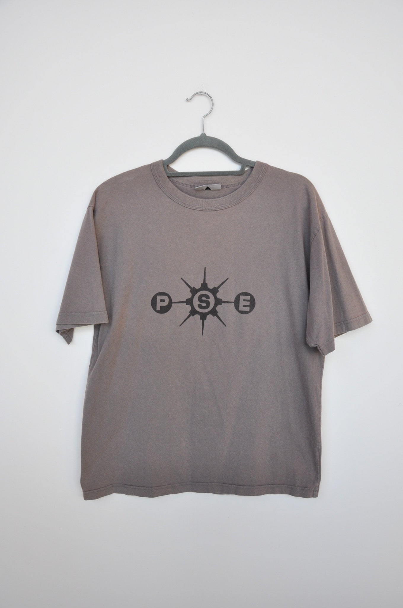 Pseushi T-Shirt  - Brown/ PSE