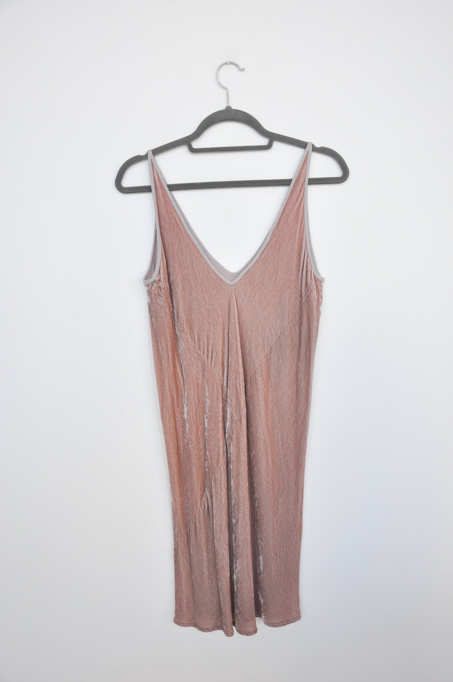 Miss Crab Velvet Slip - dusty pink