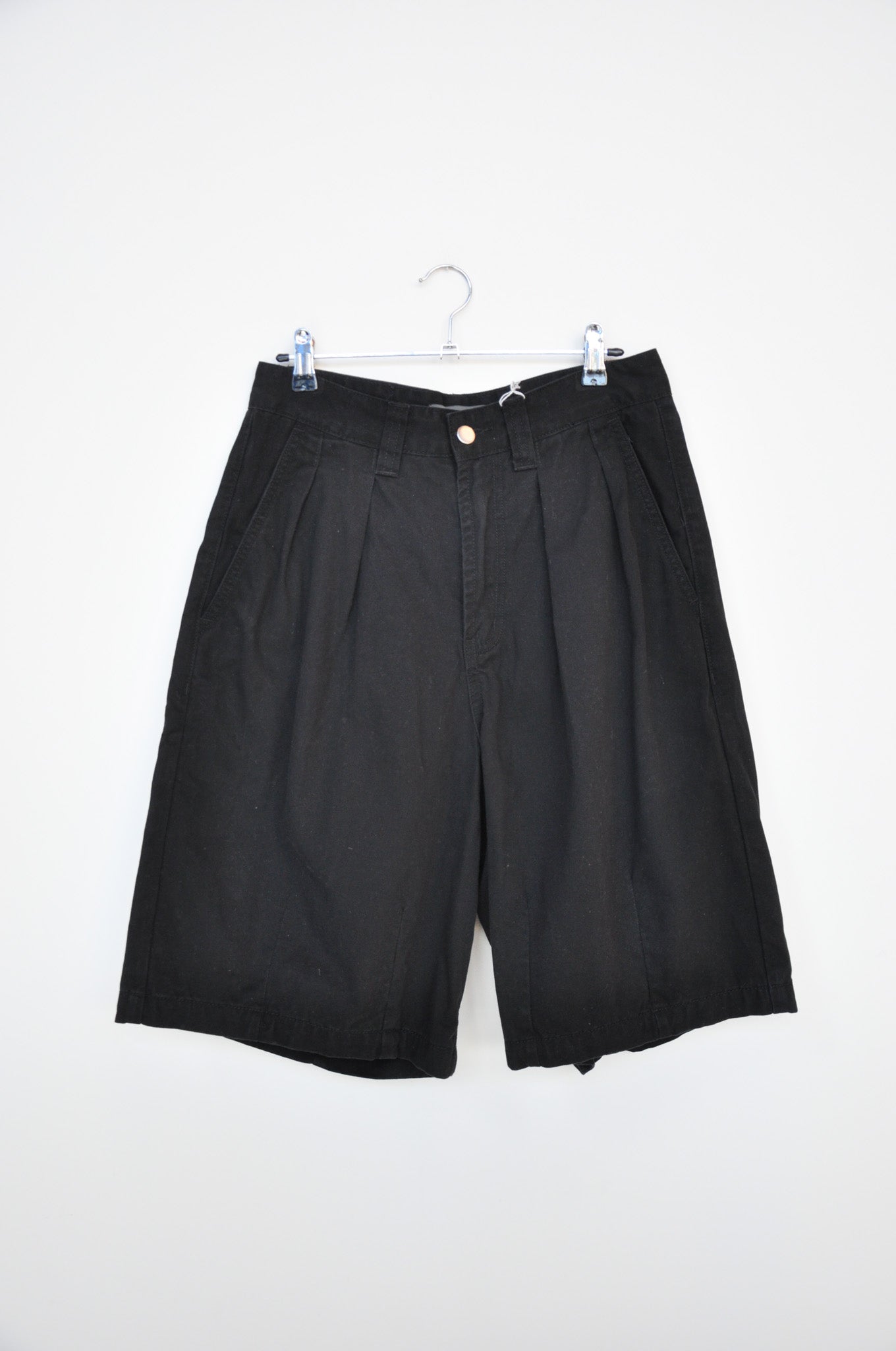 Pseushi Pleated Baloon Shorts - Black