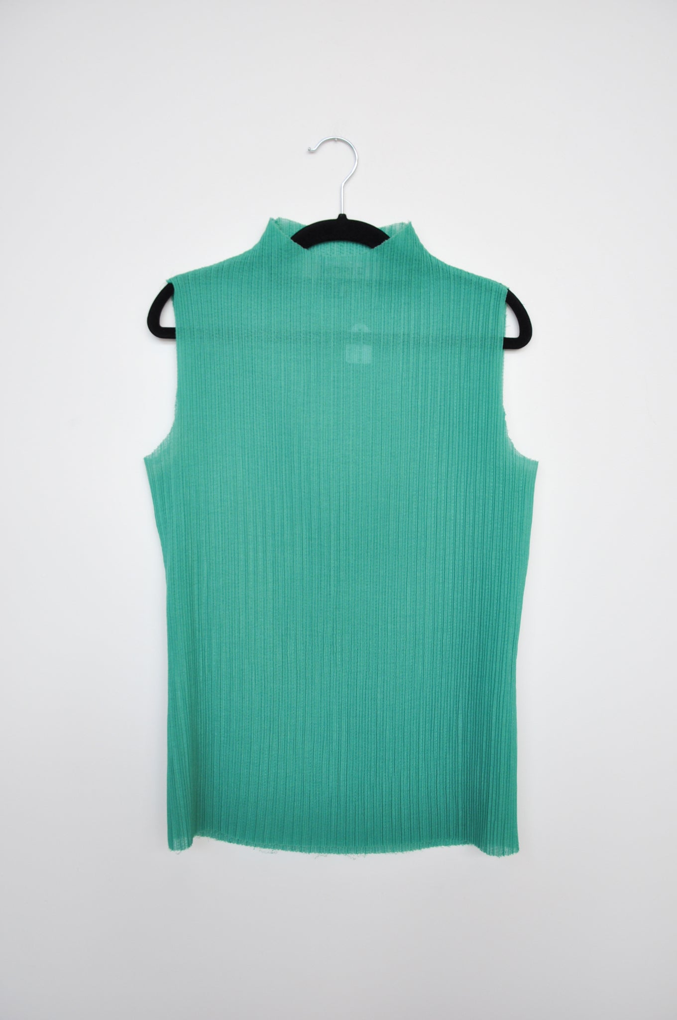World Sleeveless Pleated Top - Green