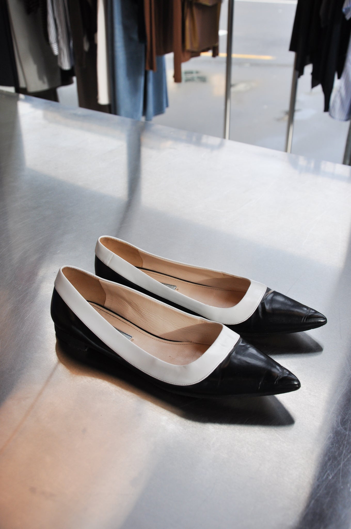 Prada Flats - black/white