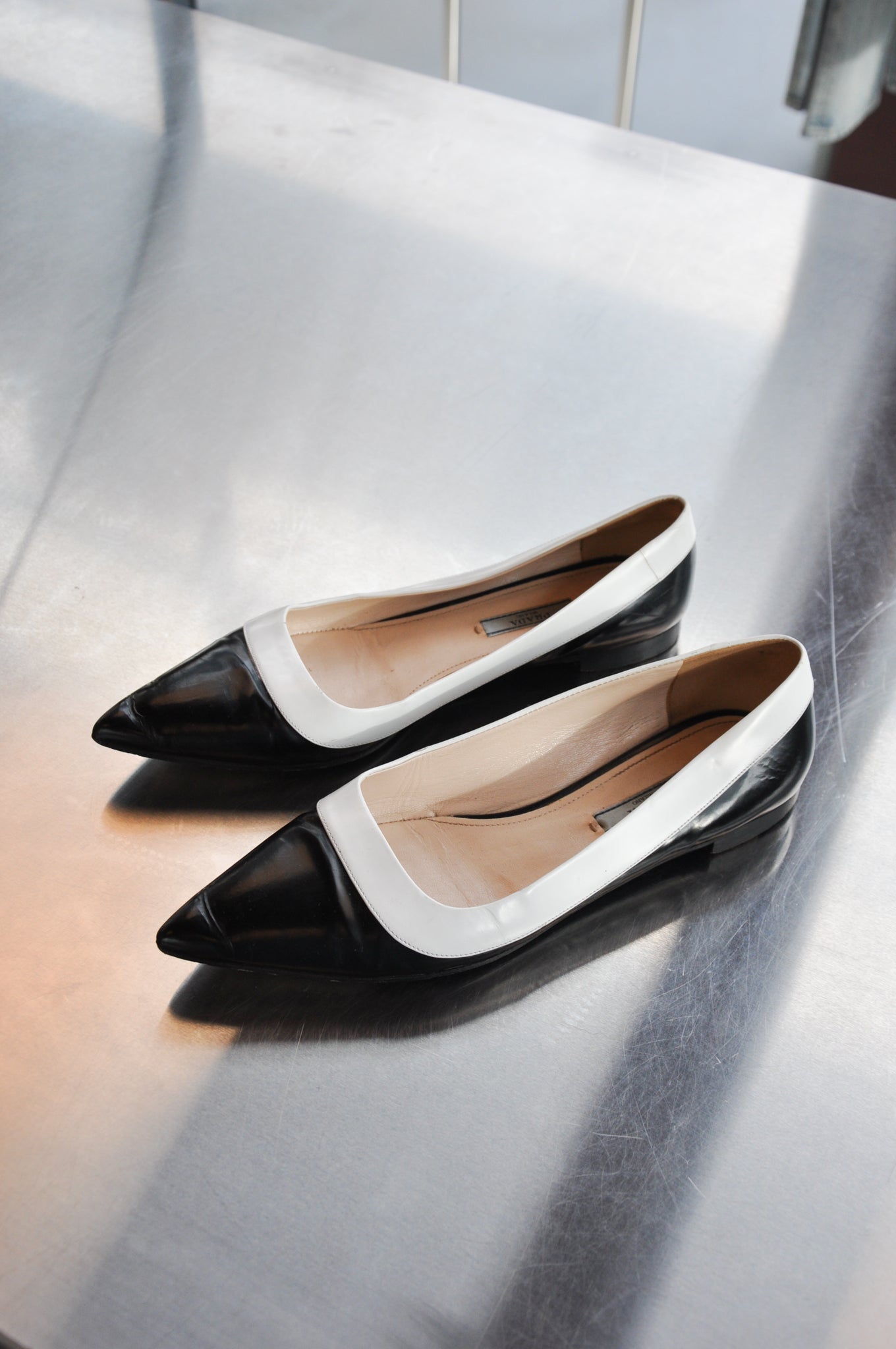 Prada Flats - black/white