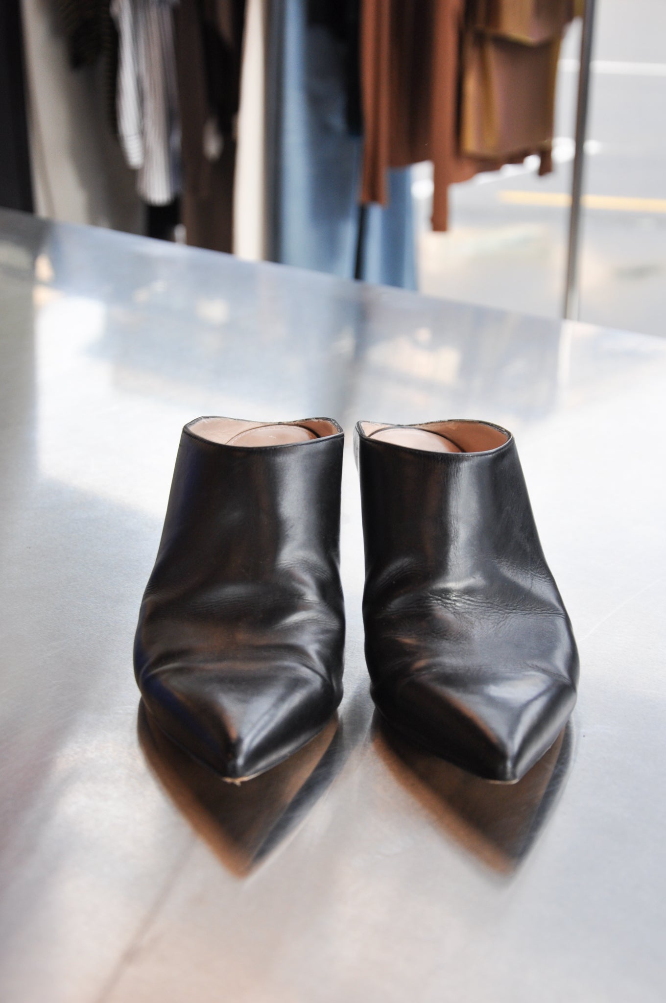 Stuart Weitzman Mira Mule - black