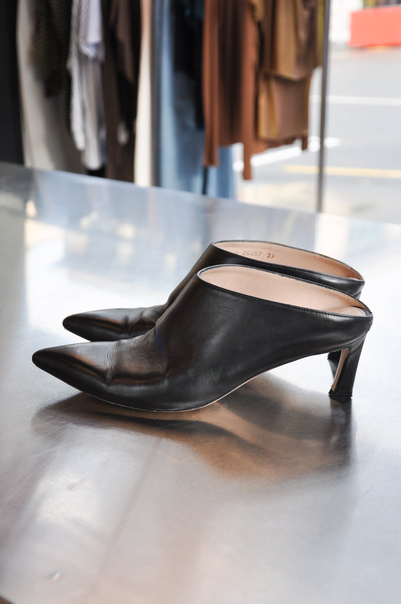 Stuart Weitzman Mira Mule - black