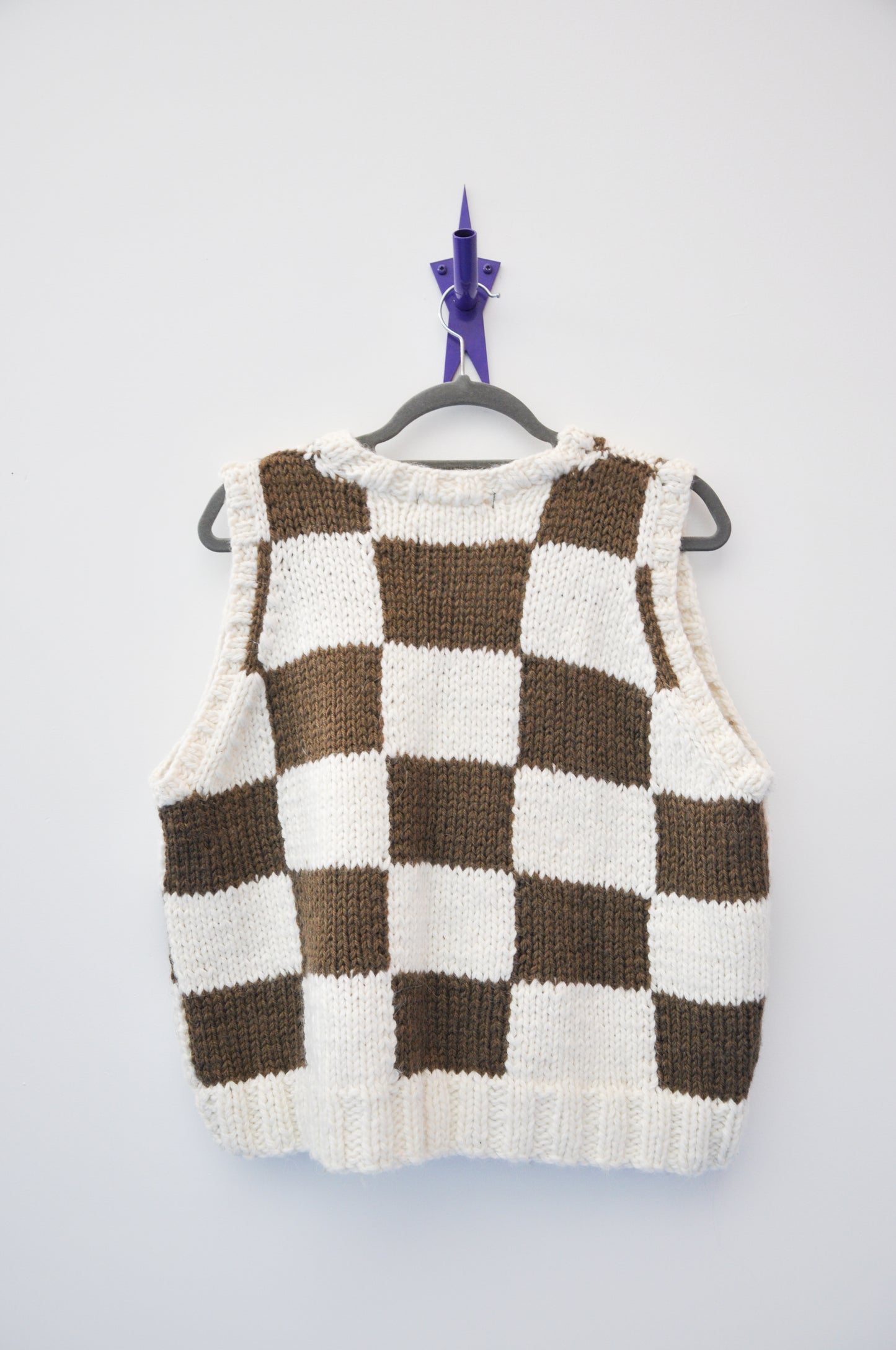 Biddy Knit Vest - brown/white check