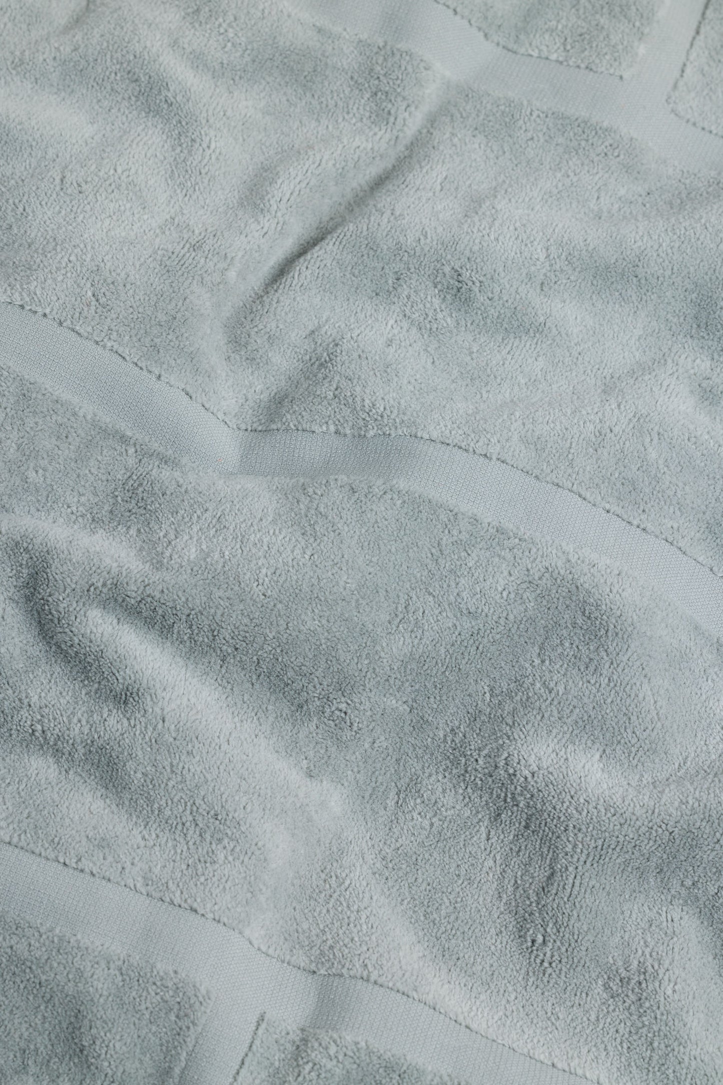 Woodford Pool Towel in Cement