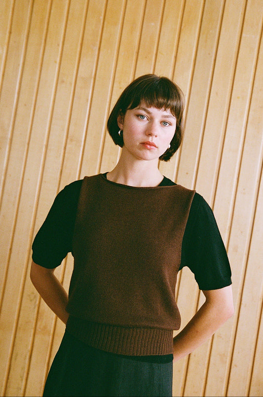 Star Vest in Chestnut